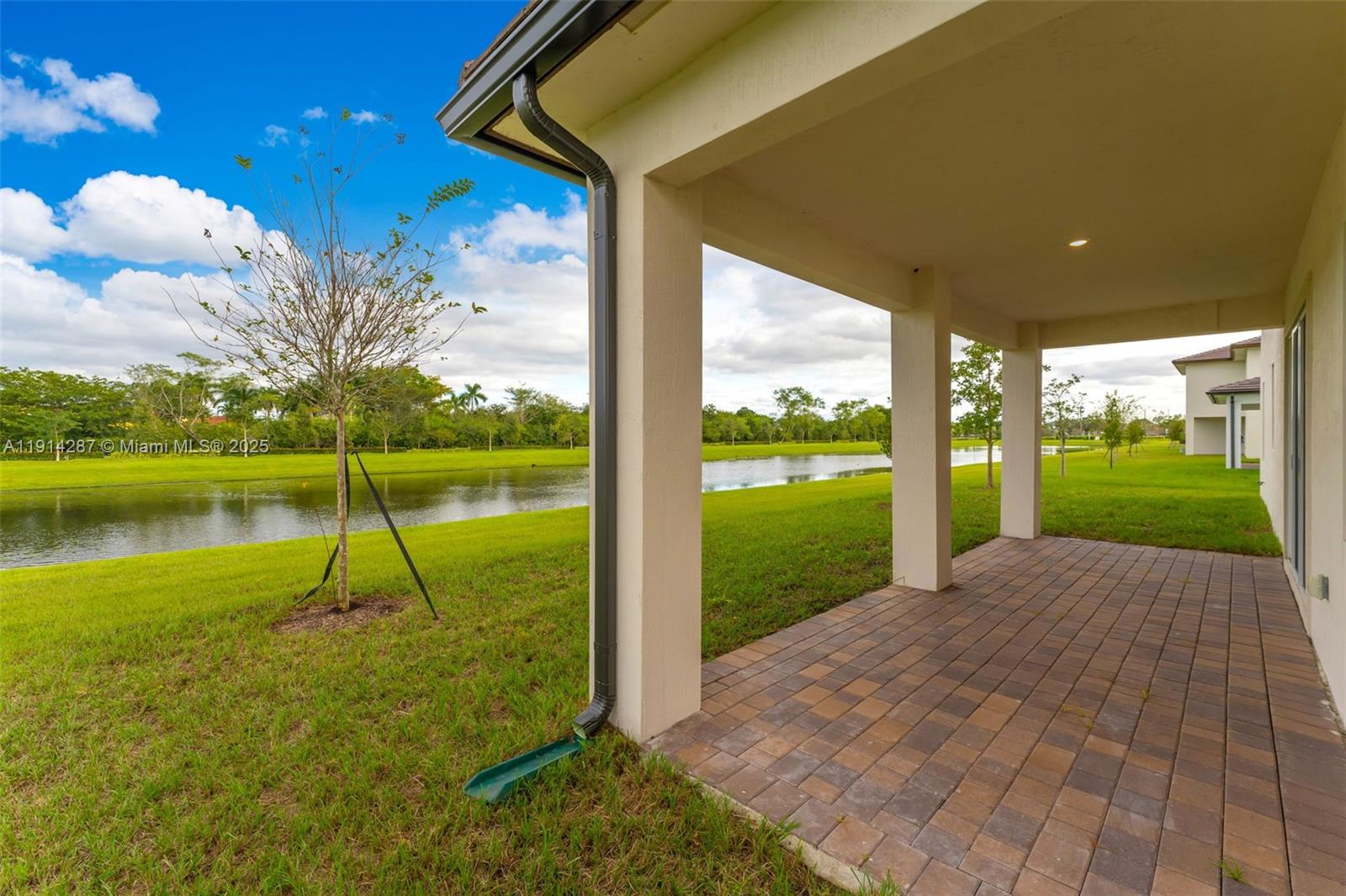 RESERVE AT DAVIE - Residential Lease