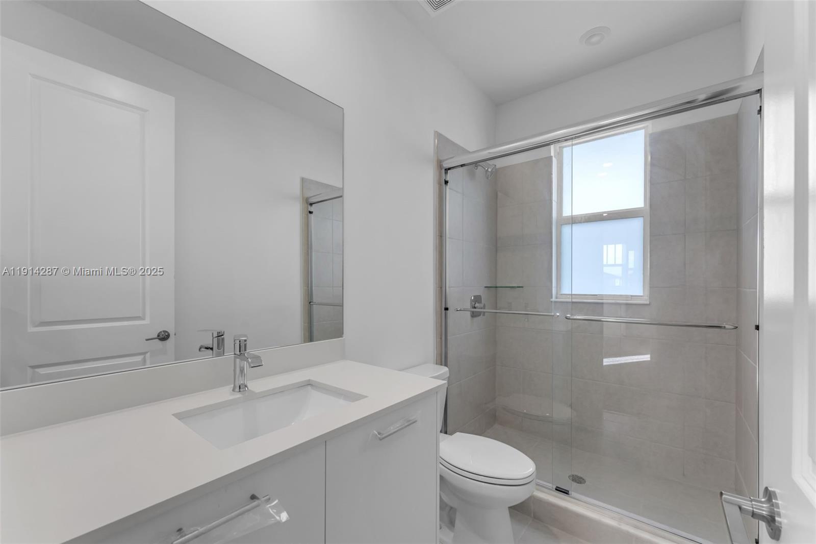 RESERVE AT DAVIE - Residential Lease