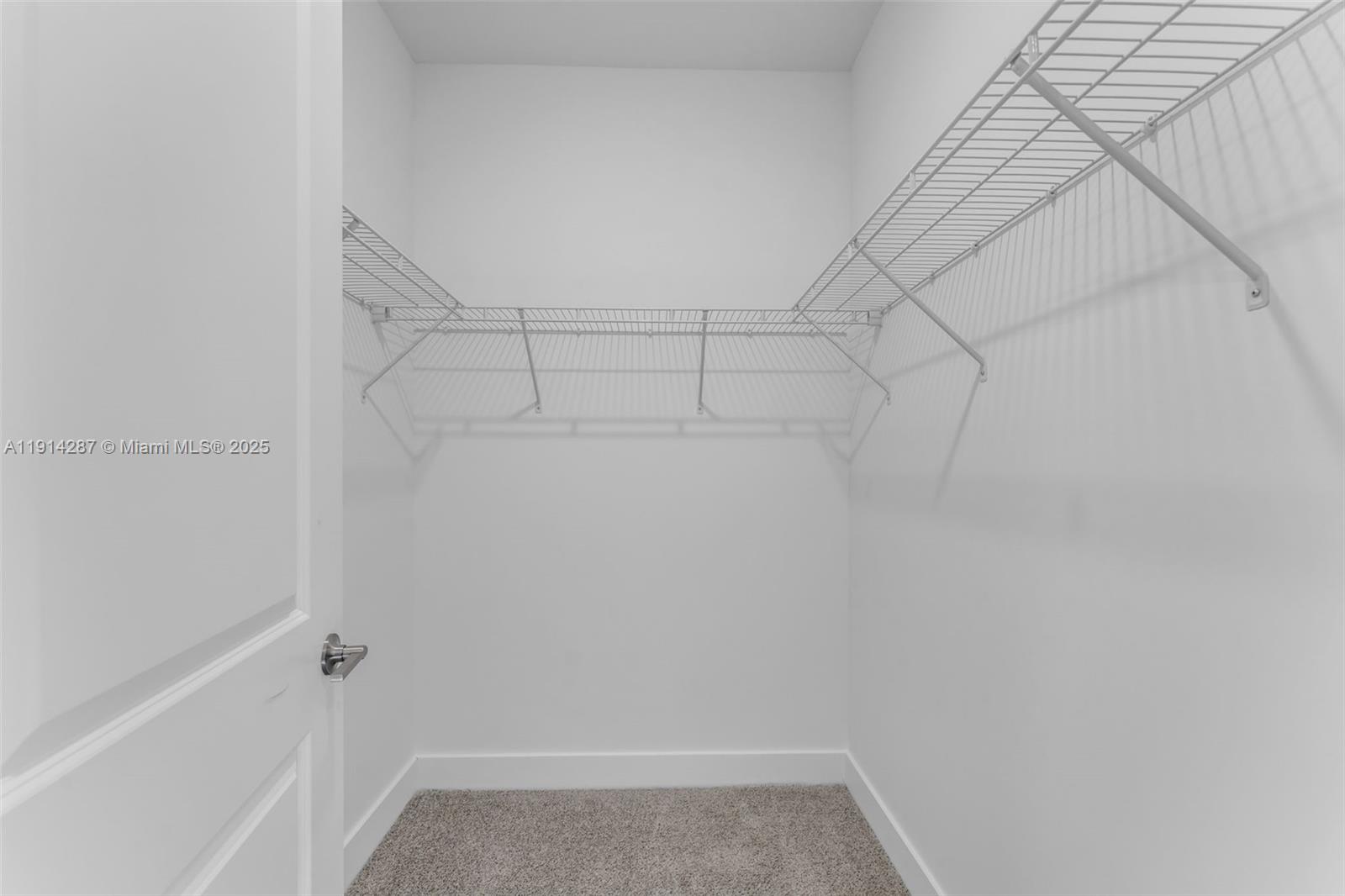 RESERVE AT DAVIE - Residential Lease