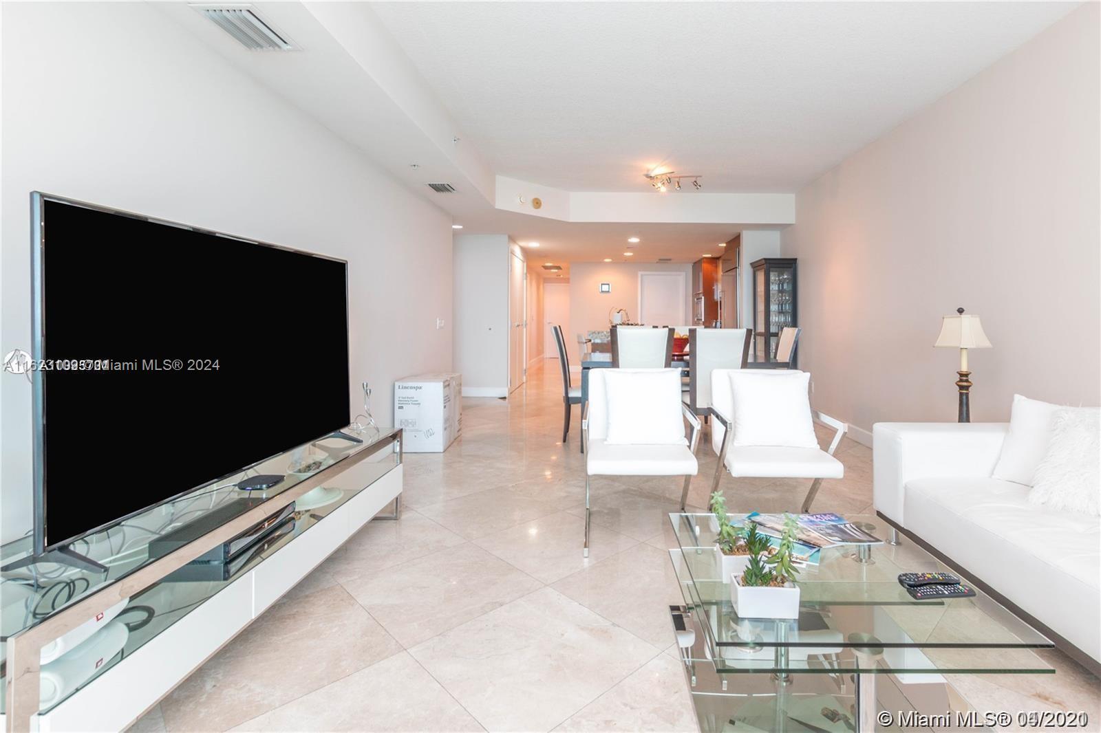 3801 Collins Ave 1102