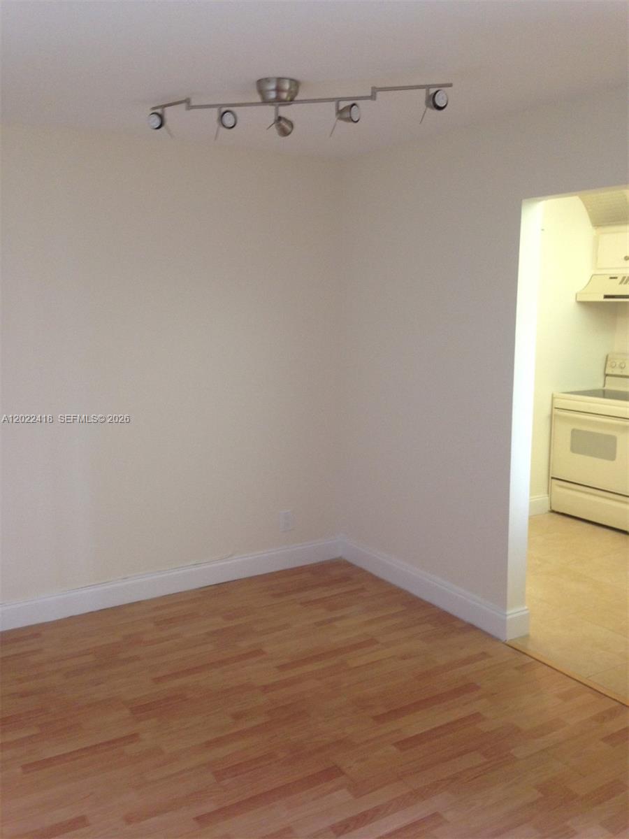 View photos, virtual tours, details... 16909 N Bay Rd 520