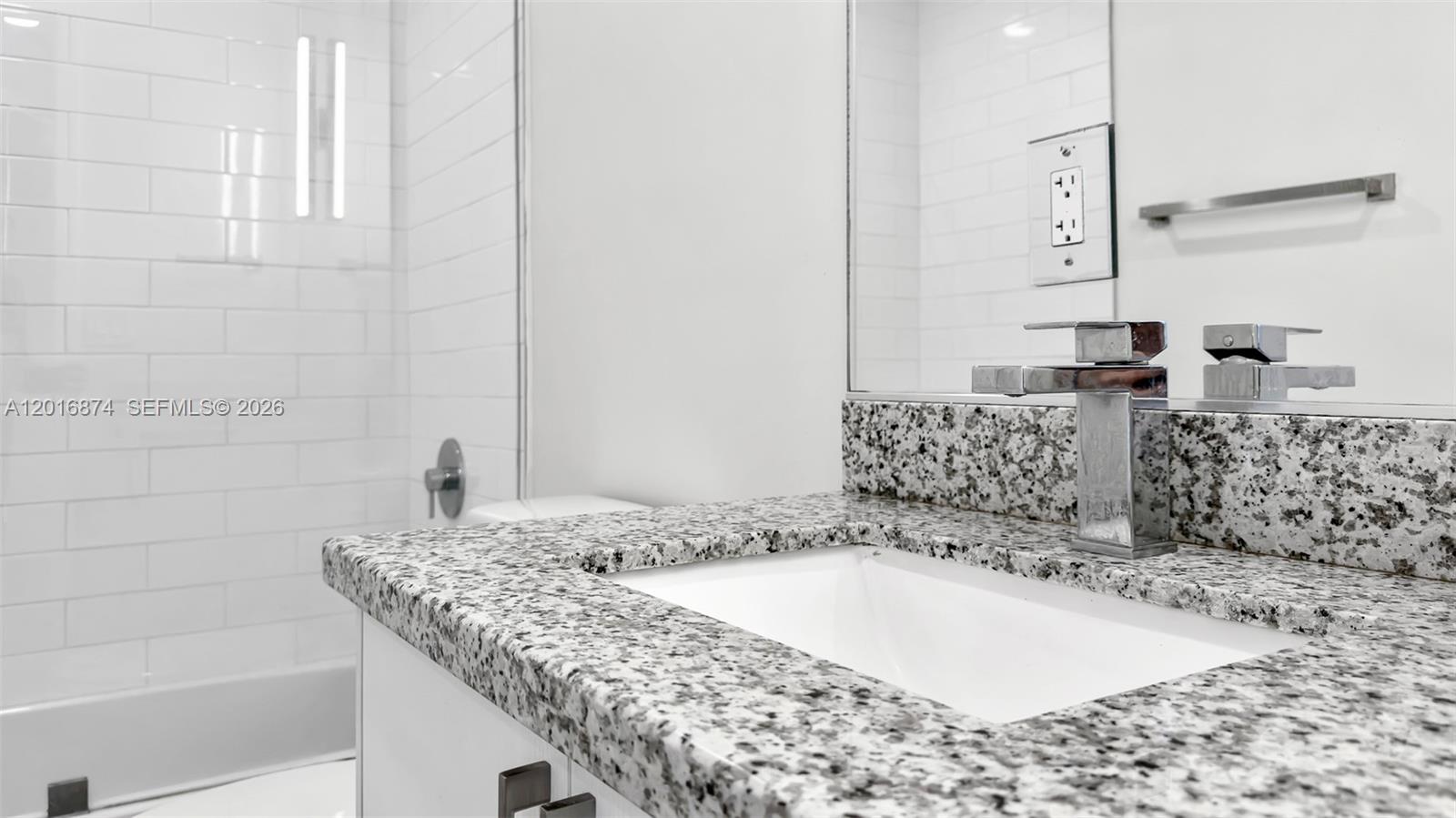 GRAND VIEW PARK - Residential Lease
