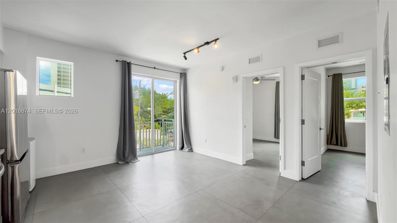 GRAND VIEW PARK - Residential Lease