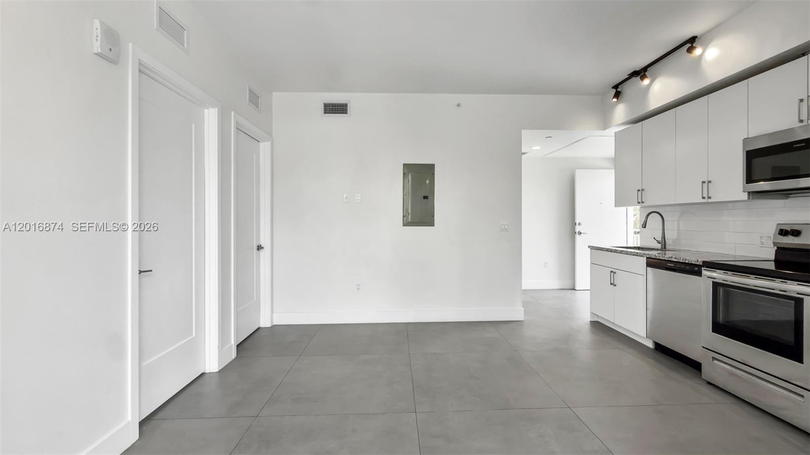 GRAND VIEW PARK - Residential Lease