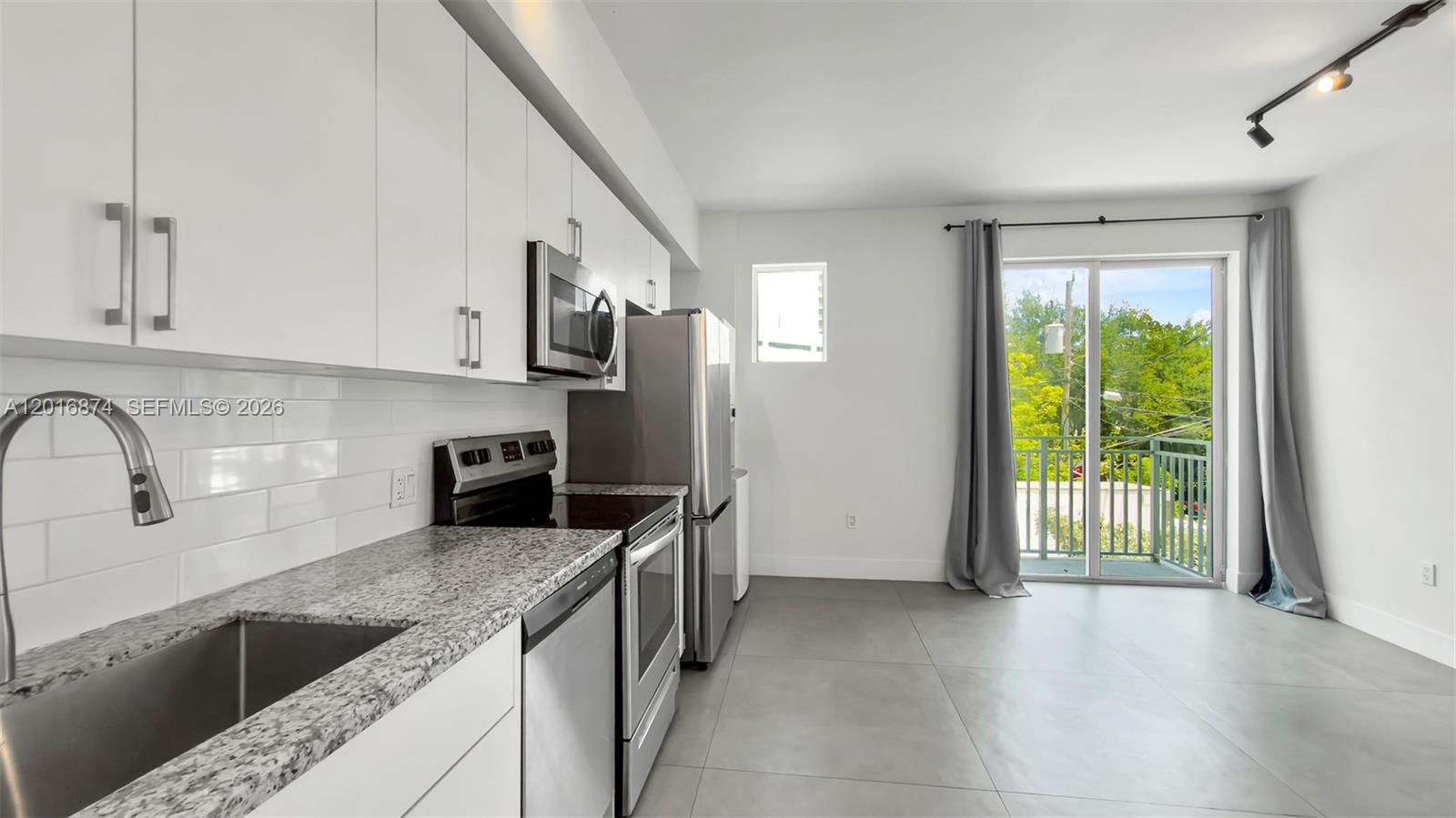 GRAND VIEW PARK - Residential Lease