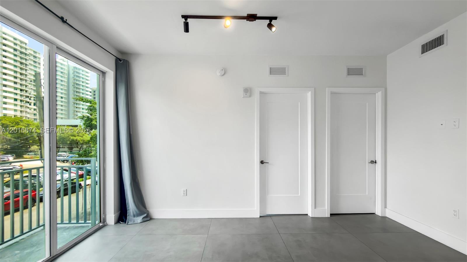 GRAND VIEW PARK - Residential Lease