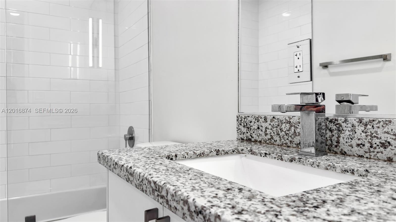 GRAND VIEW PARK - Residential Lease