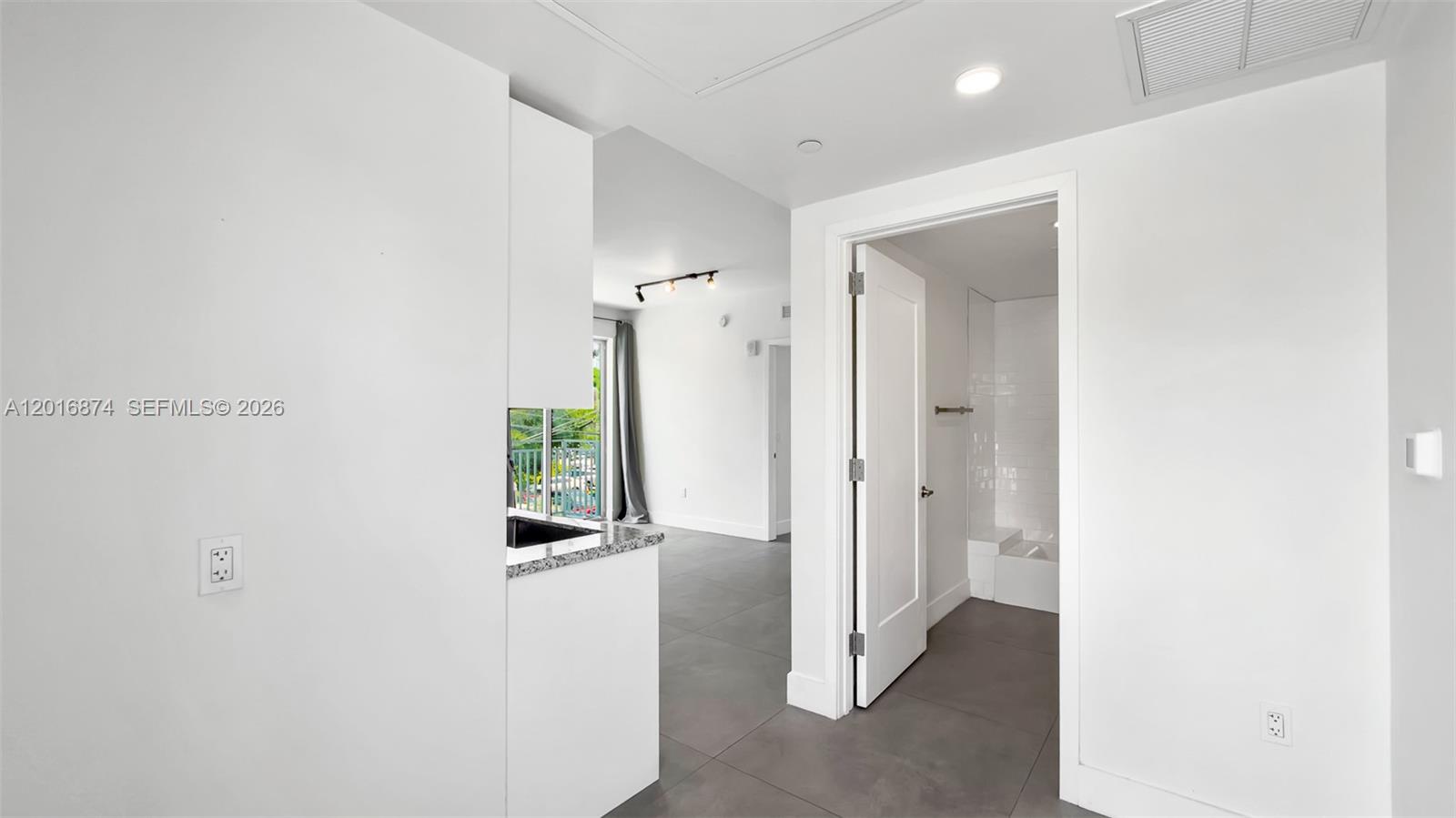 GRAND VIEW PARK - Residential Lease