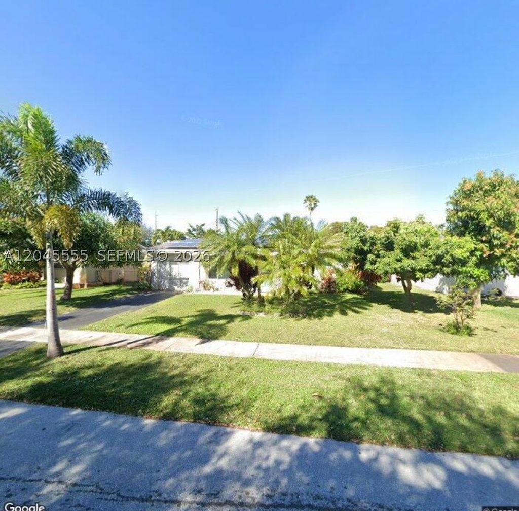 Photo of 6321 Thomas St, Hollywood, FL 33024 (MLS # A12045555)