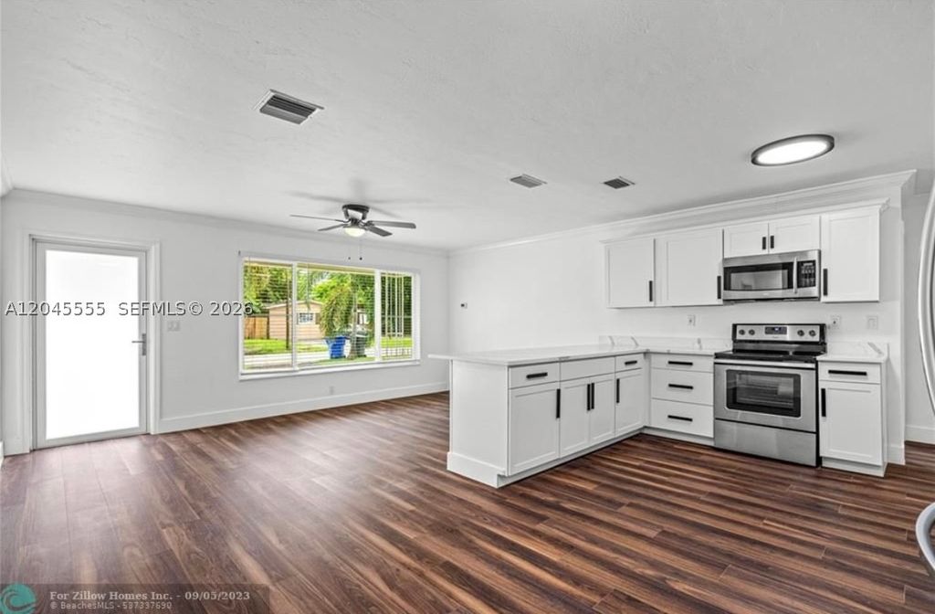 Photo of 6321 Thomas St, Hollywood, FL 33024 (MLS # A12045555)