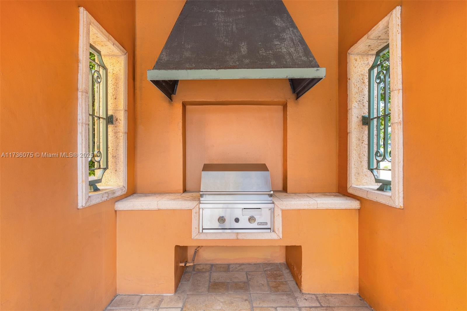 SEGOVIA TOWER CONDO - Residential