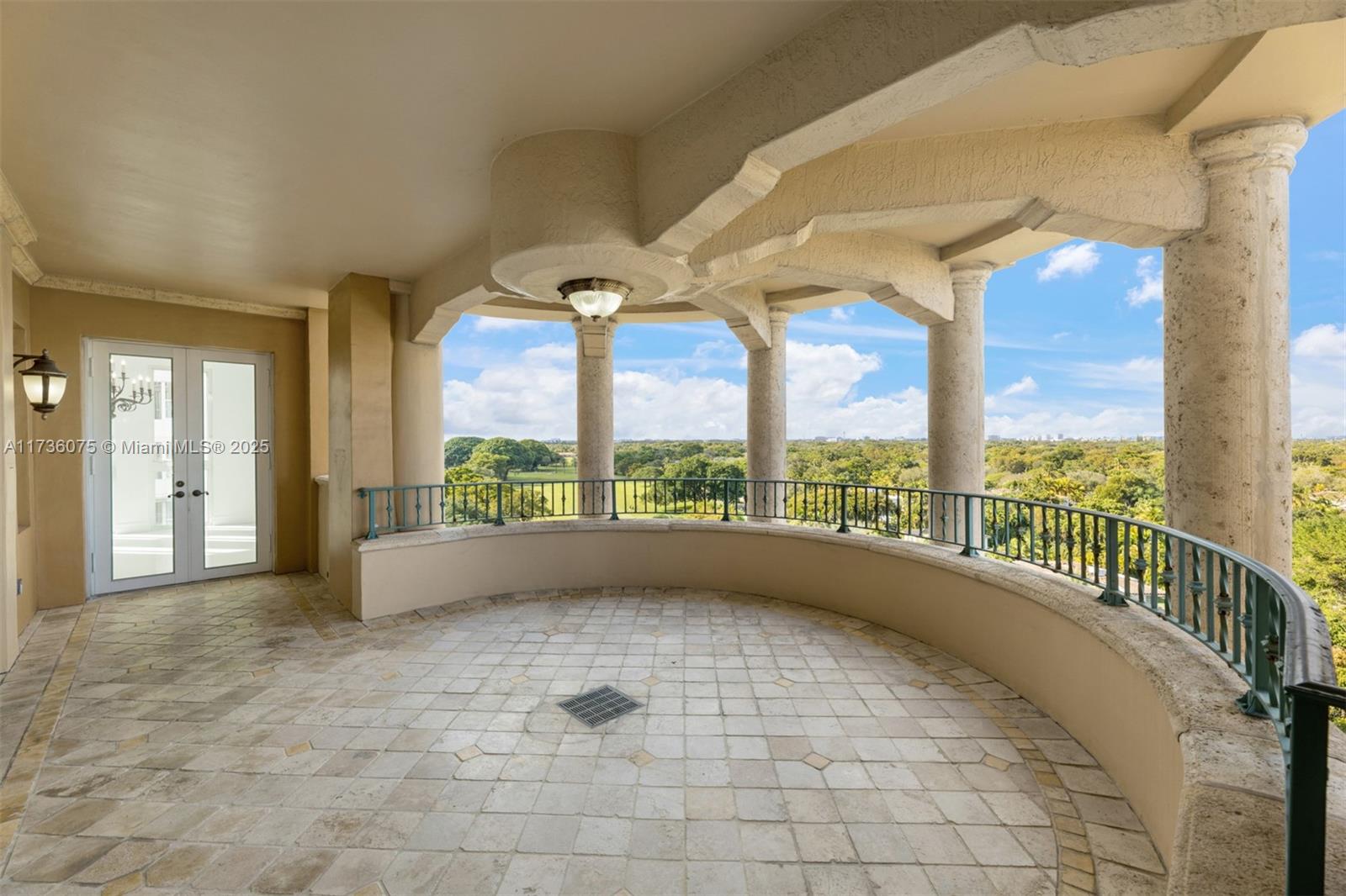 SEGOVIA TOWER CONDO - Residential