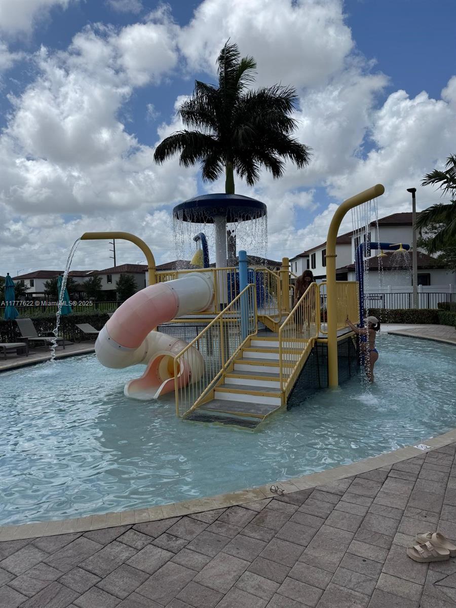 AQUABELLA NORTH - Residential Lease