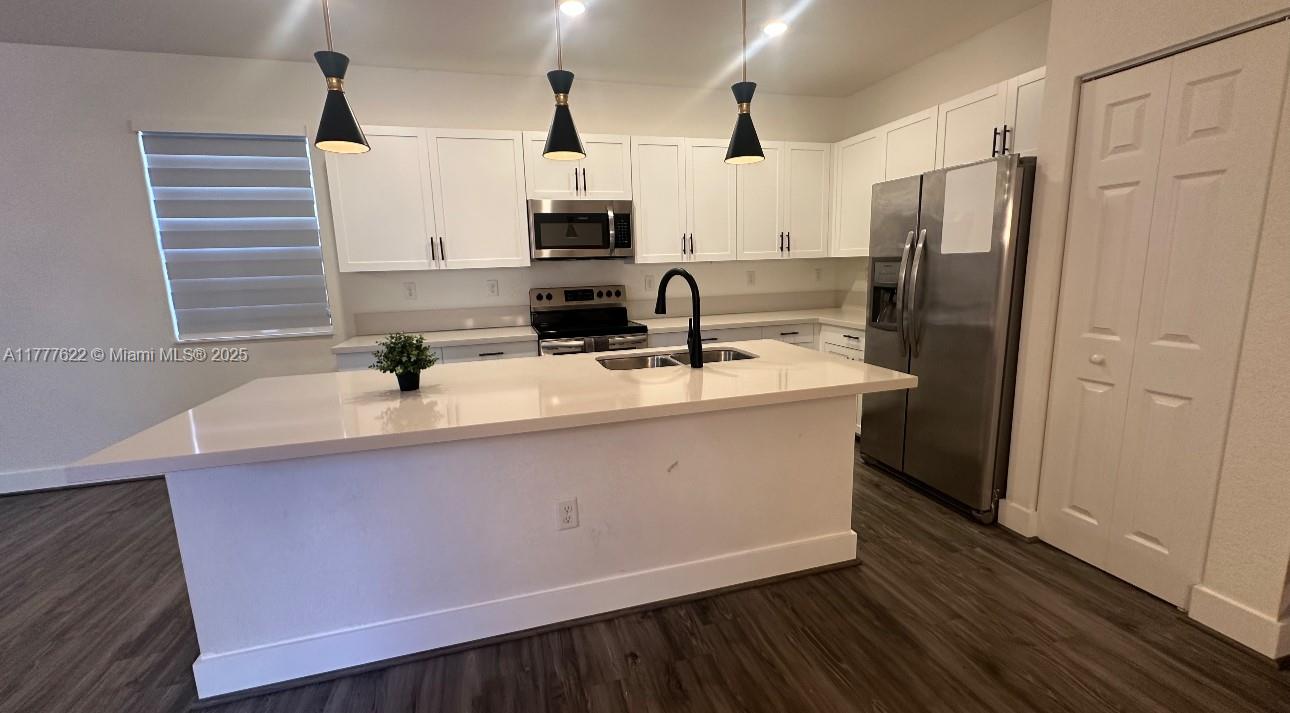 AQUABELLA NORTH - Residential Lease