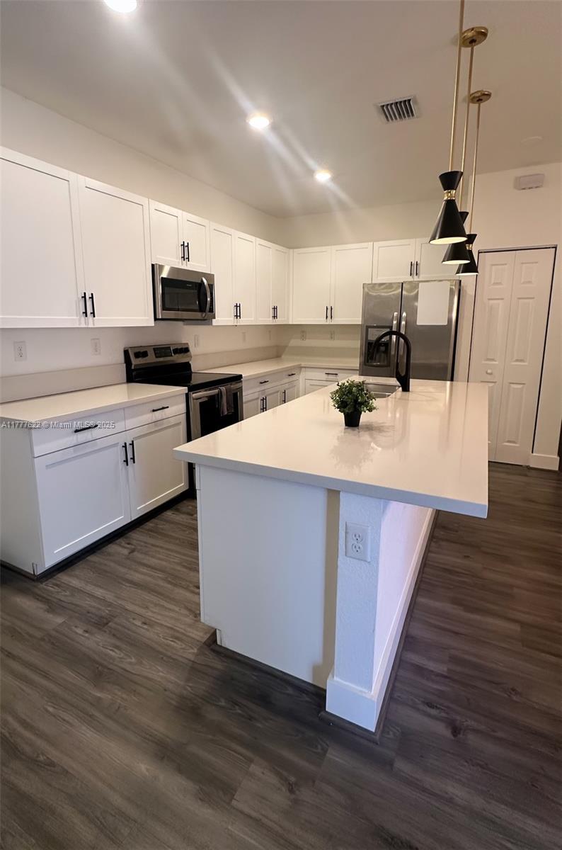 AQUABELLA NORTH - Residential Lease