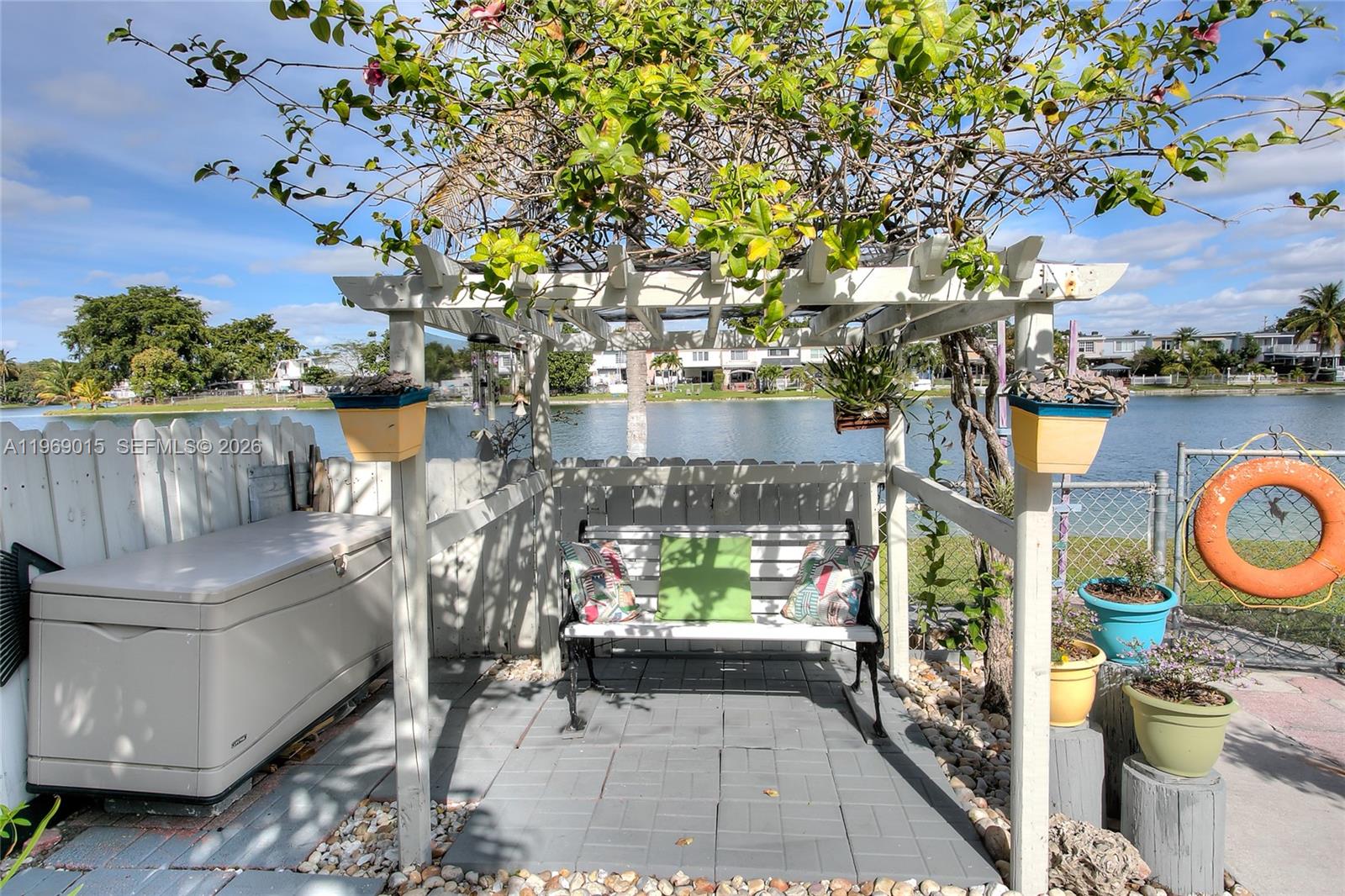 FLAMINGO LAKE - Residential