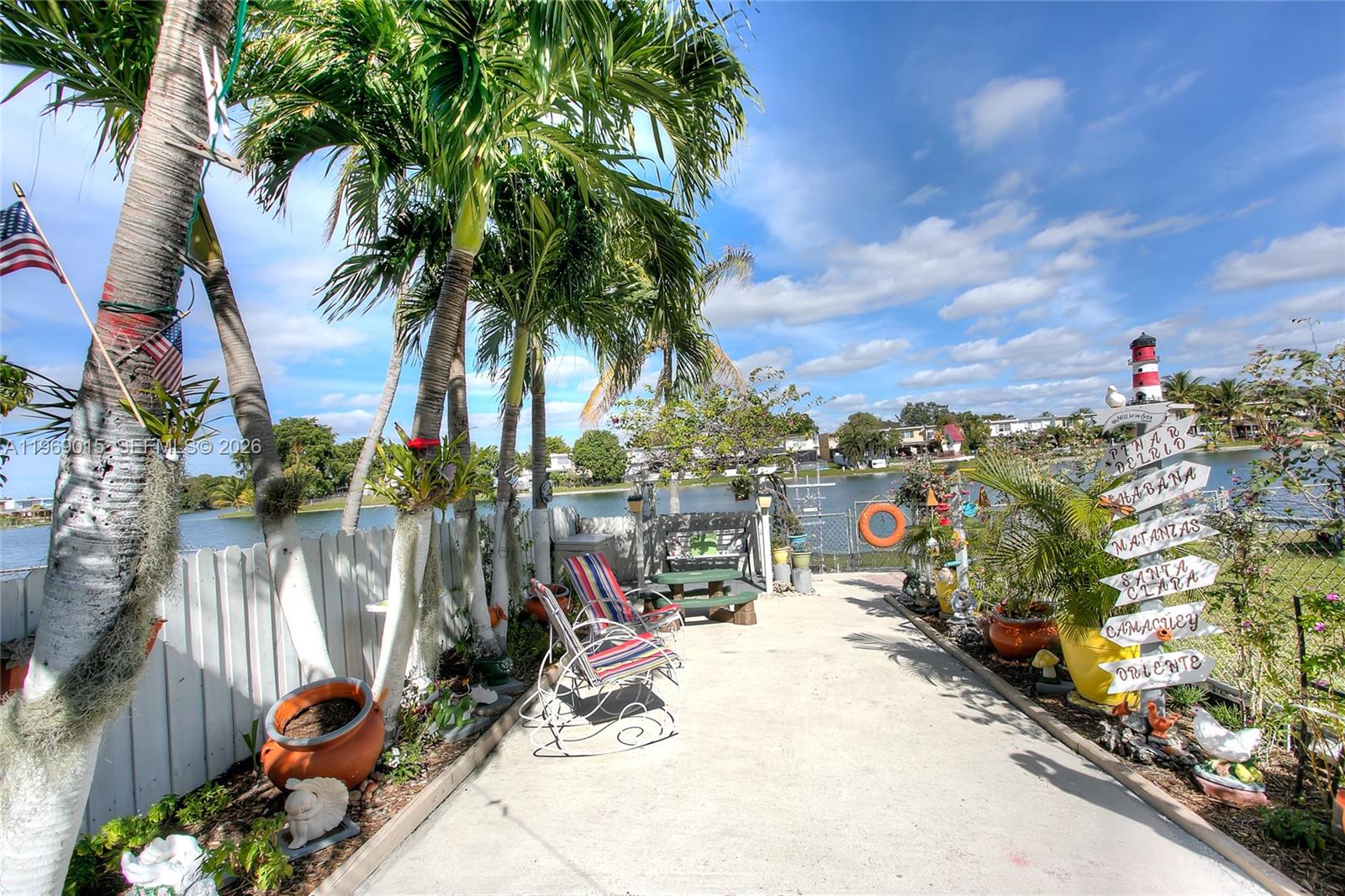 FLAMINGO LAKE - Residential