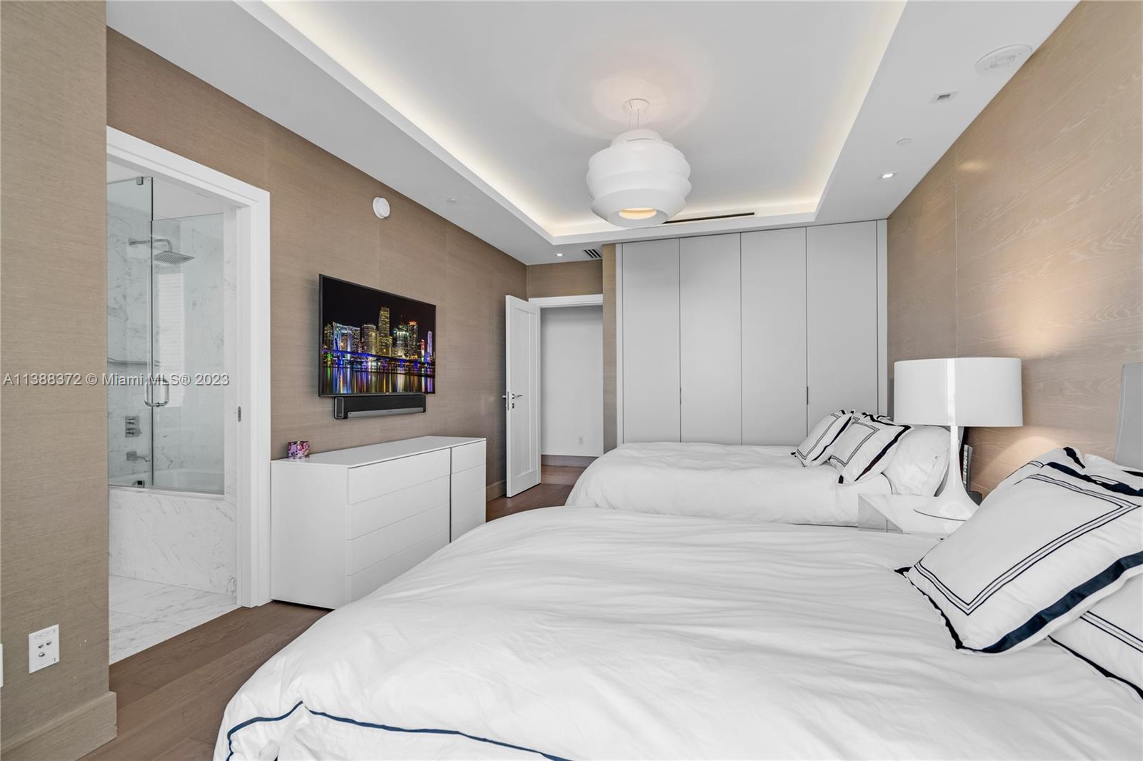 OCEANA KEY BISCAYNE CONDO - Residential