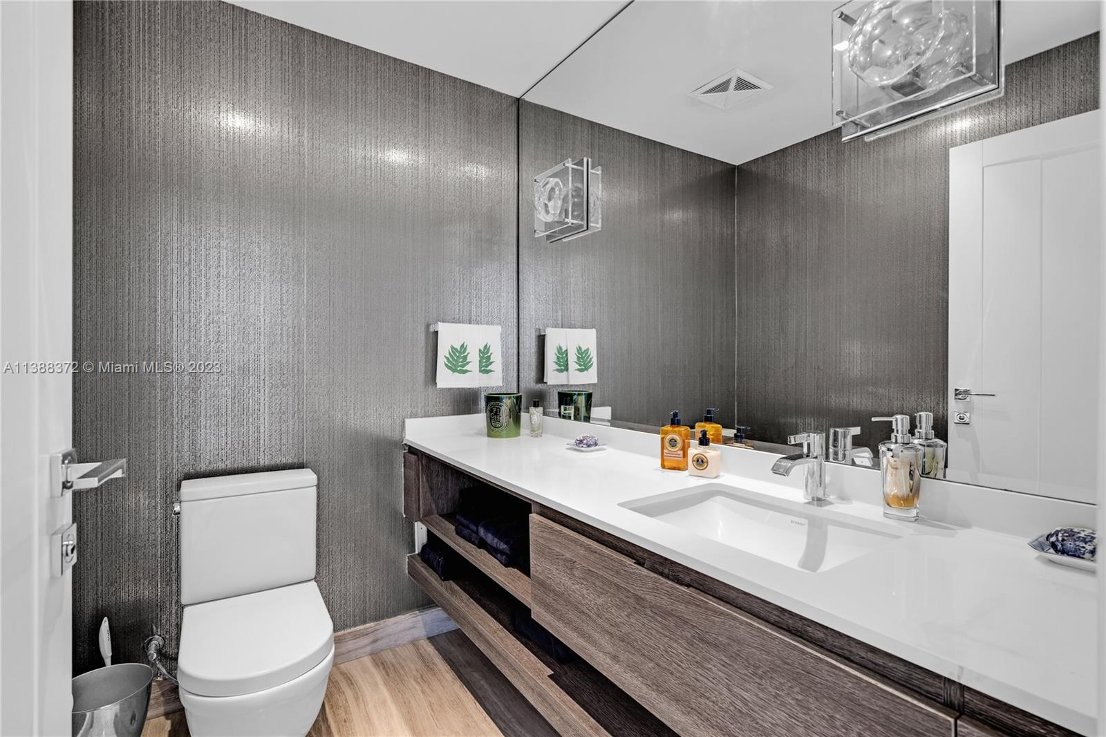 OCEANA KEY BISCAYNE CONDO - Residential