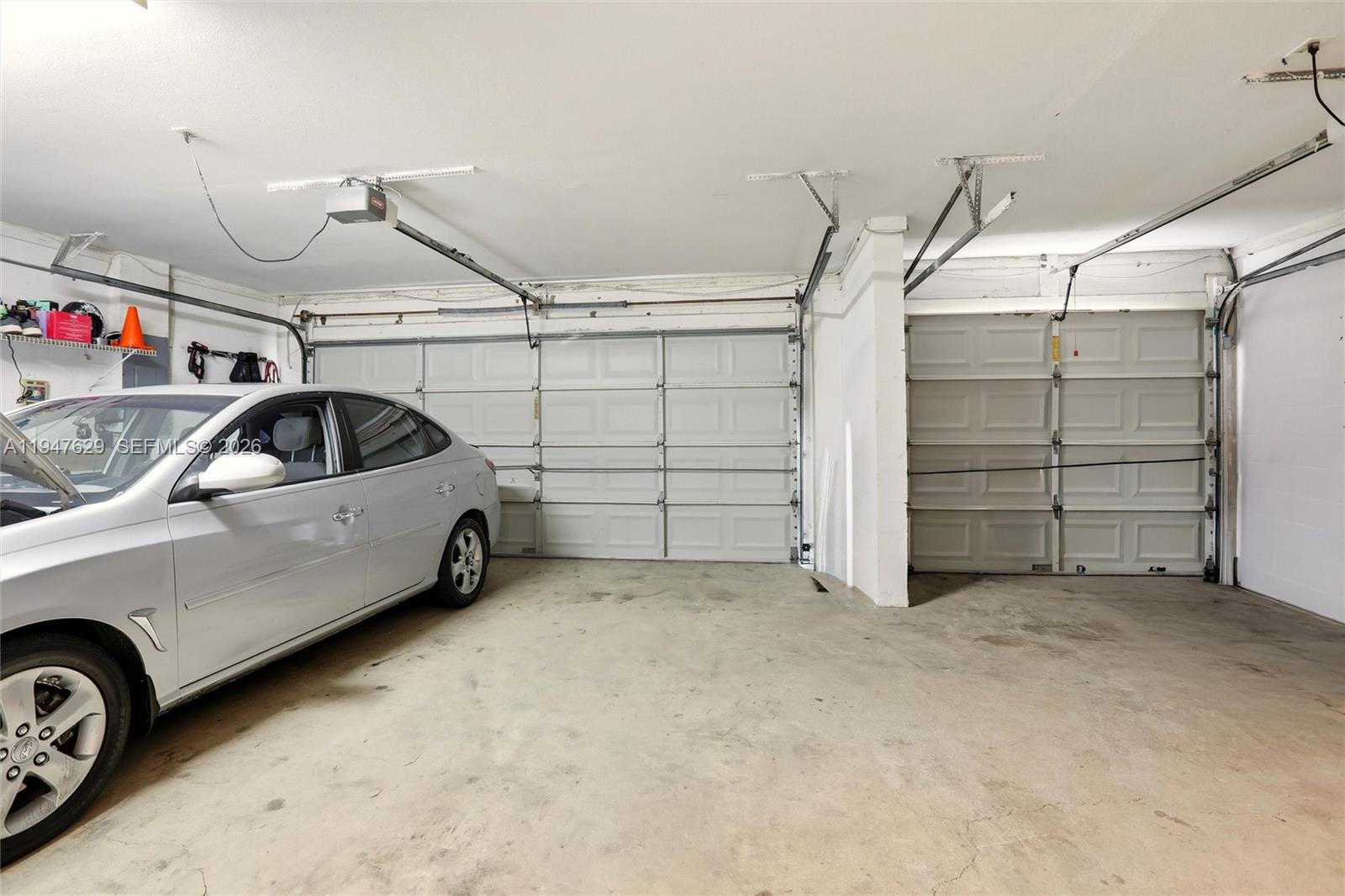 10402 ASHLEY OAKS DR RIVER - Residential