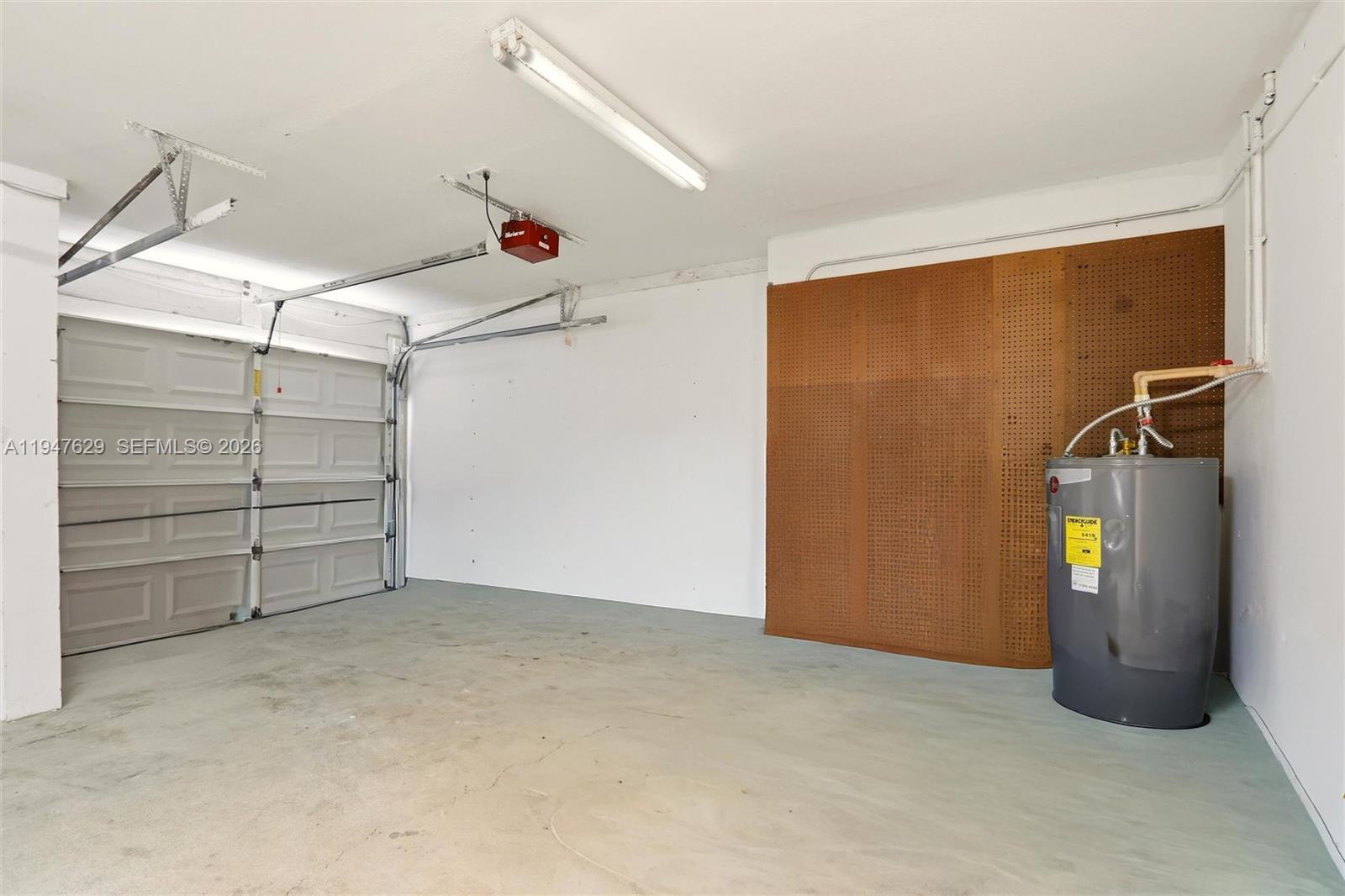 10402 ASHLEY OAKS DR RIVER - Residential