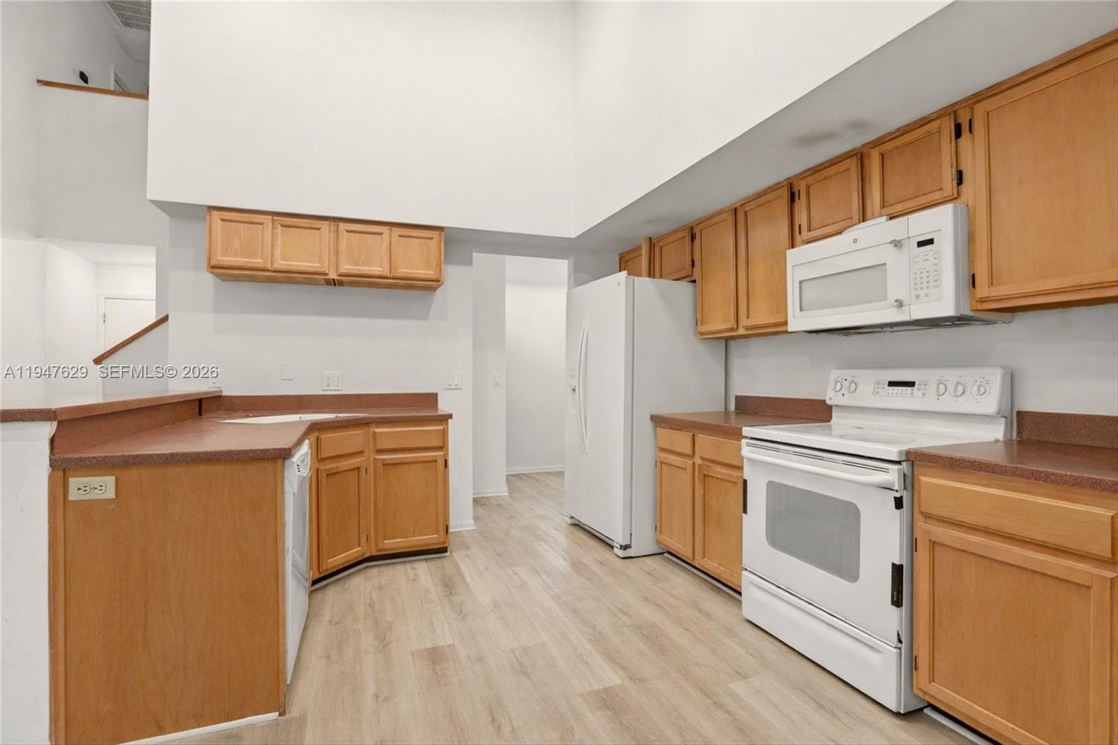 10402 ASHLEY OAKS DR RIVER - Residential