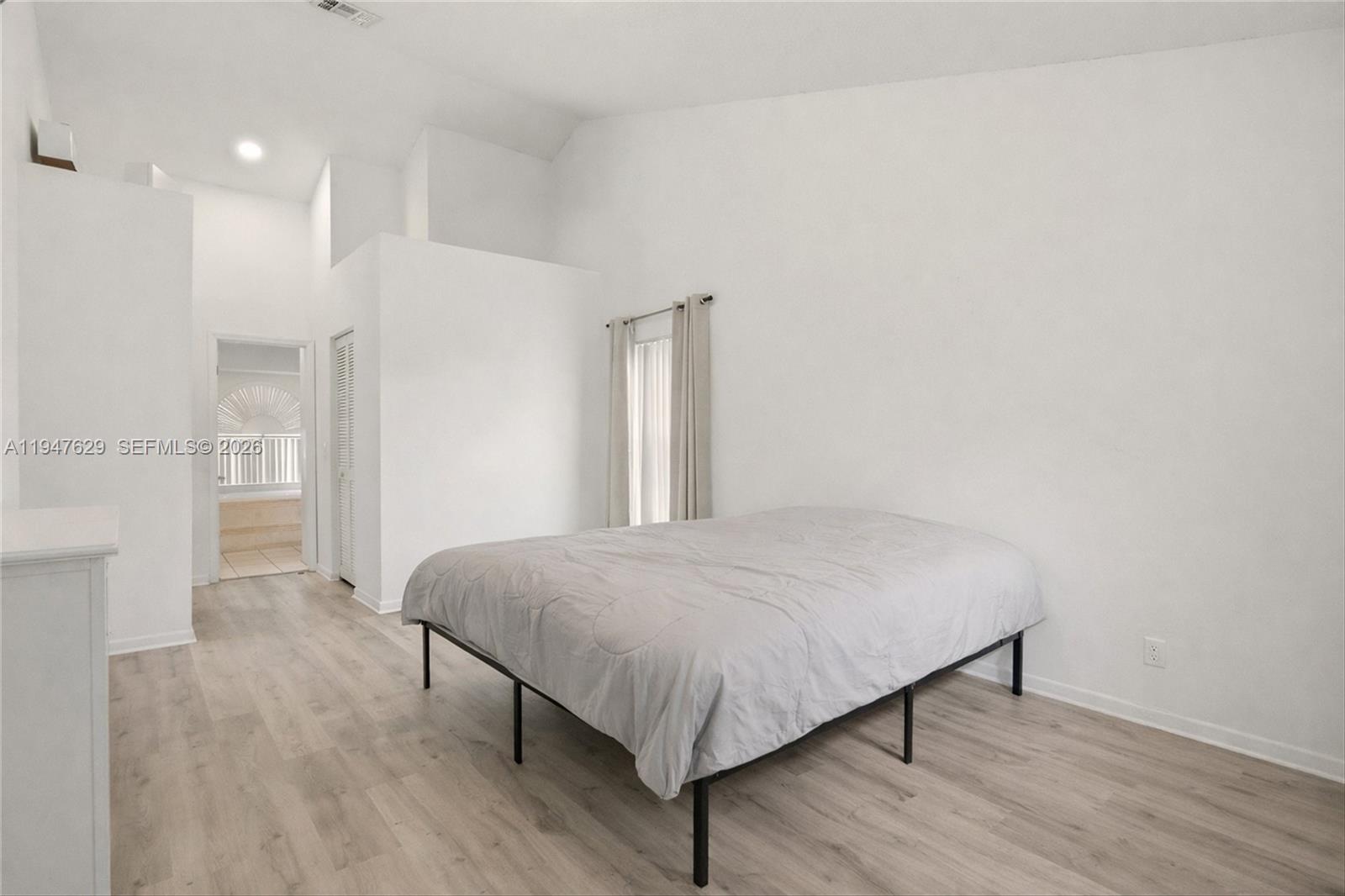 10402 ASHLEY OAKS DR RIVER - Residential