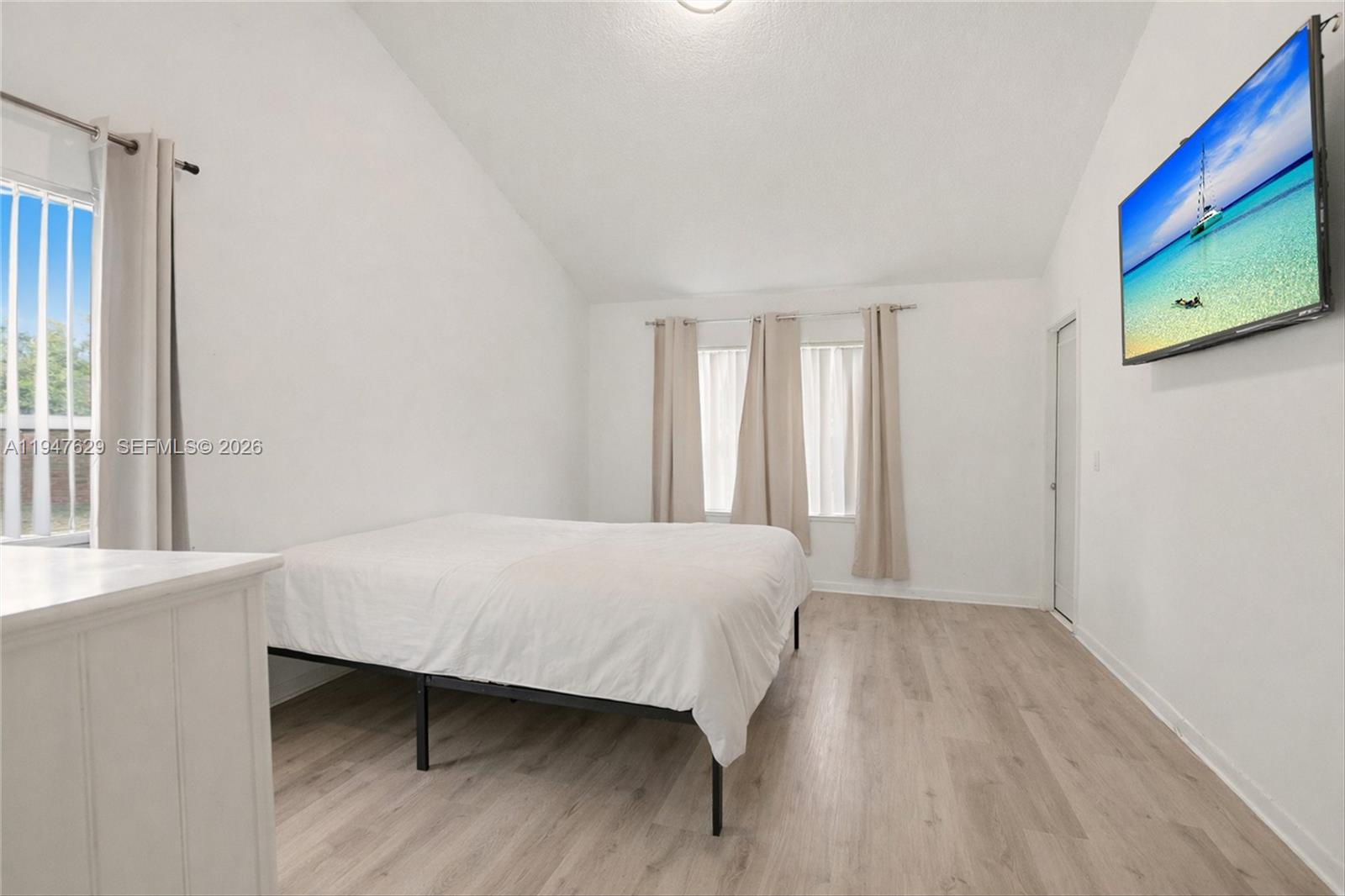 10402 ASHLEY OAKS DR RIVER - Residential