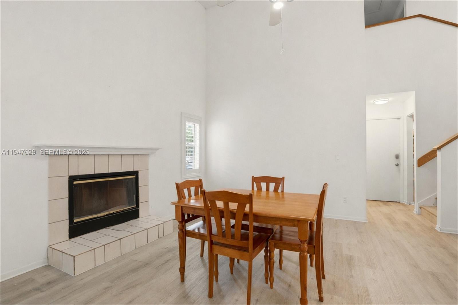 10402 ASHLEY OAKS DR RIVER - Residential