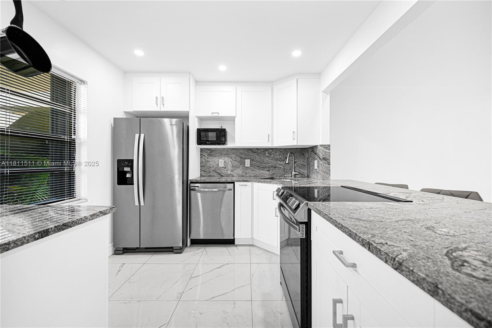 132 S Cypress Rd 518