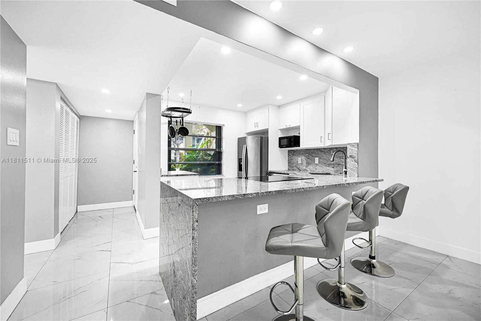 132 S Cypress Rd 518, Pompano Beach, Broward County, Florida - 2 Bedrooms  
2 Bathrooms - 