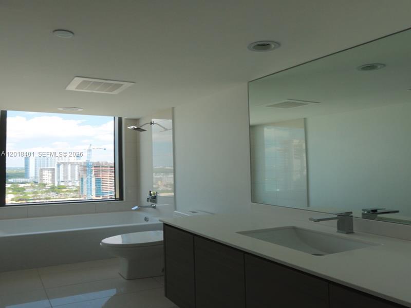460 NE 28 STREET 2701