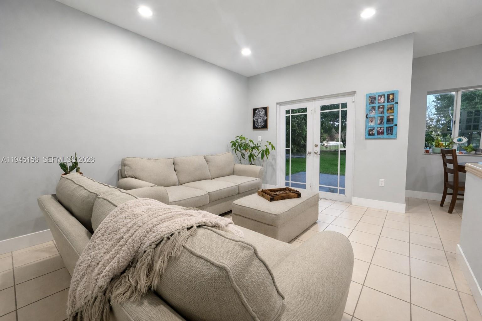 MIRENS PLACE - Residential