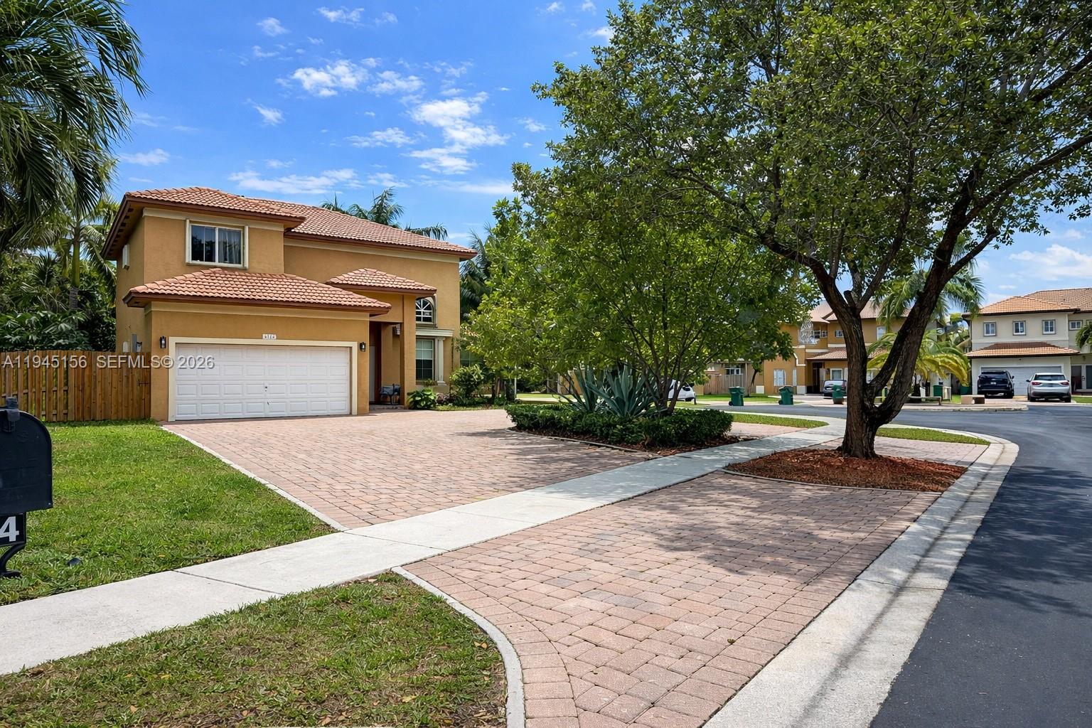 MIRENS PLACE - Residential