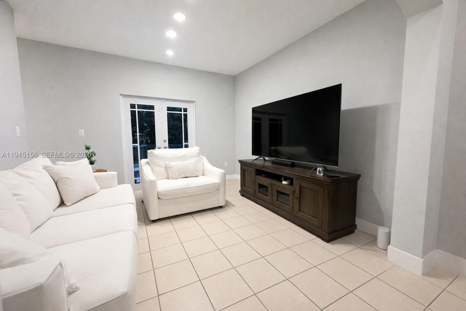 MIRENS PLACE - Residential