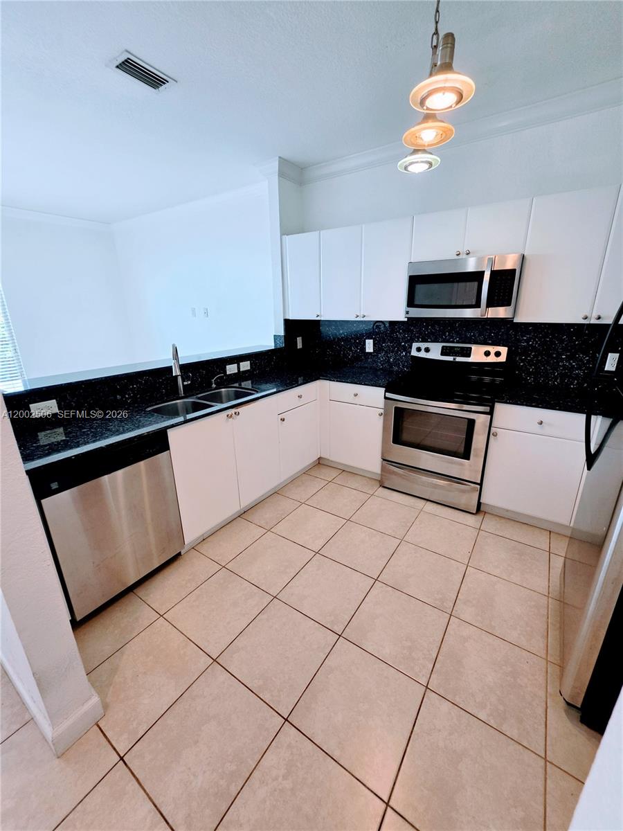 VILLAS AT NAUTICA THREE C - Residential