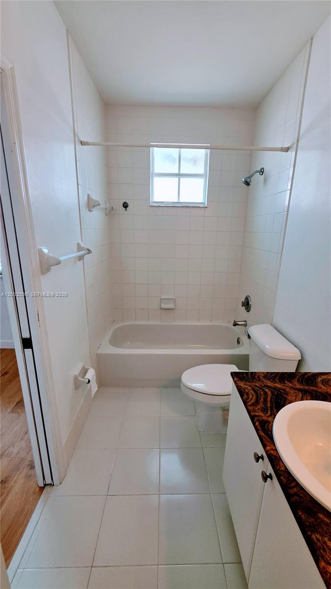 VILLAS AT NAUTICA THREE C - Residential