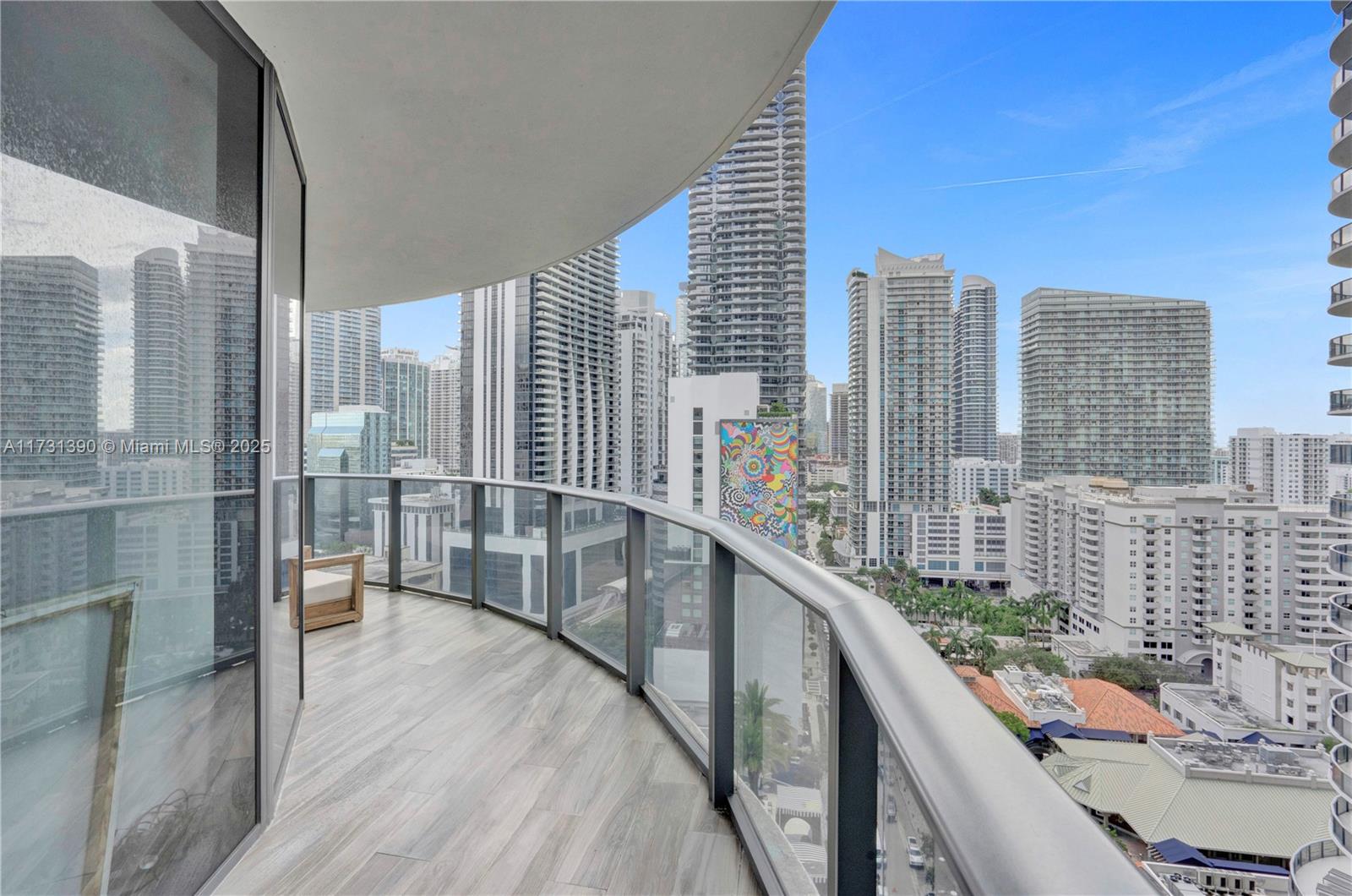 SLS LUX RESIDENCES - Residential