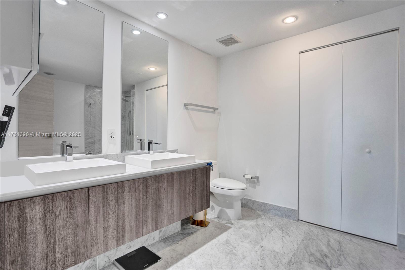 SLS LUX RESIDENCES - Residential