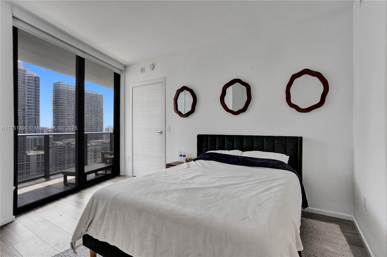 SLS LUX RESIDENCES - Residential