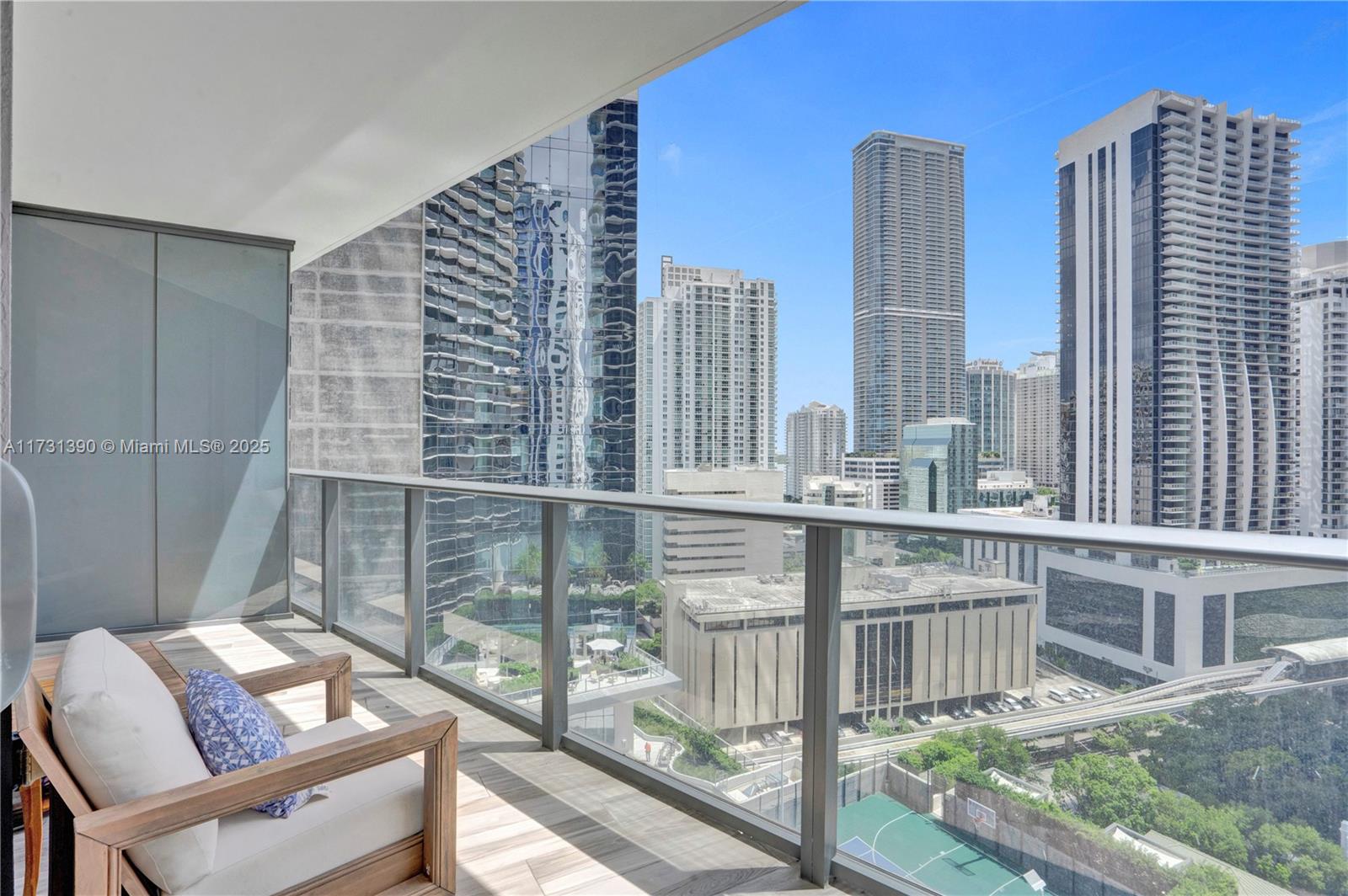 SLS LUX RESIDENCES - Residential