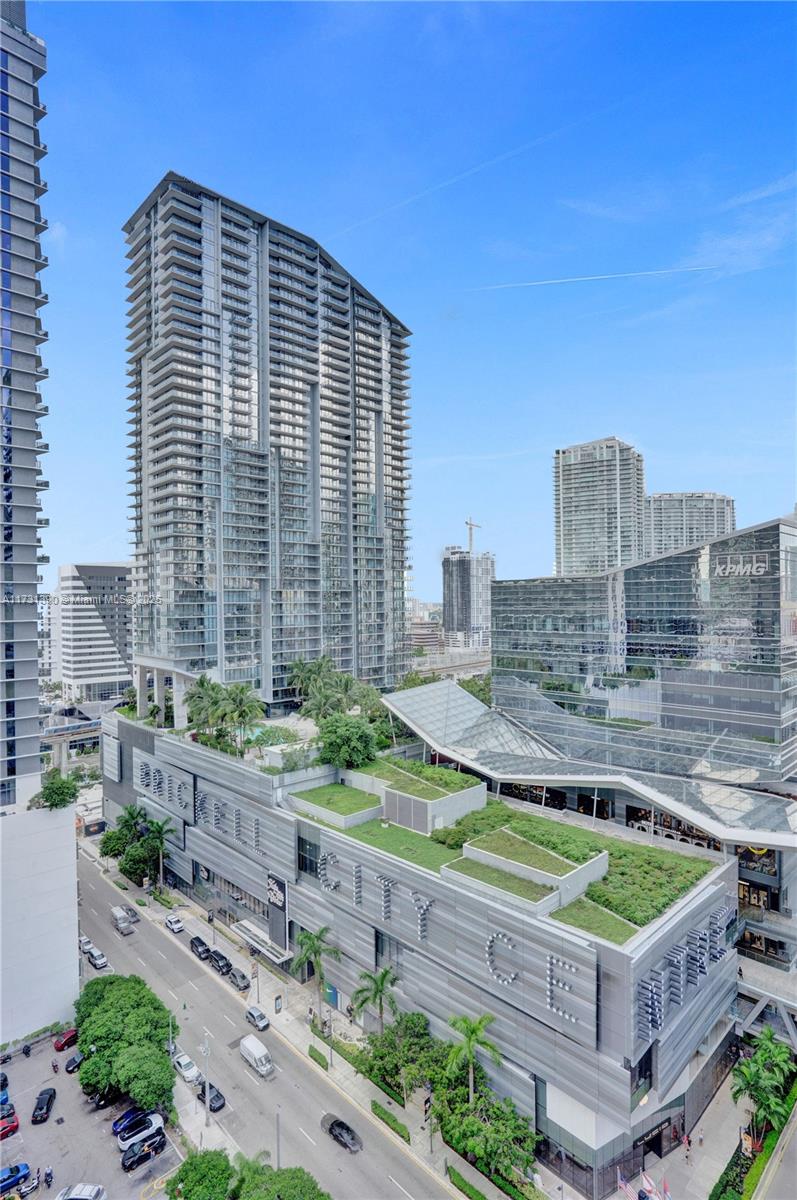 SLS LUX RESIDENCES - Residential