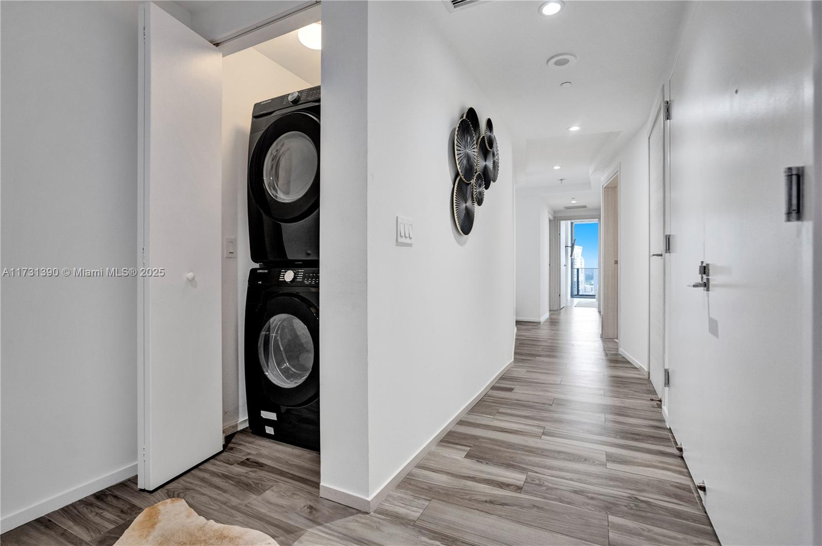 SLS LUX RESIDENCES - Residential