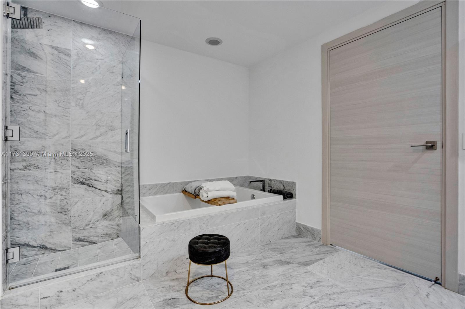 SLS LUX RESIDENCES - Residential