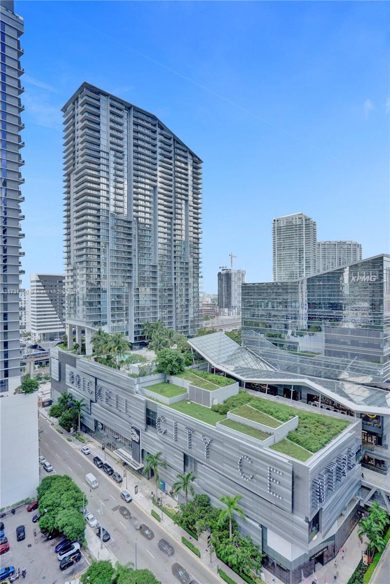 SLS LUX RESIDENCES - Residential