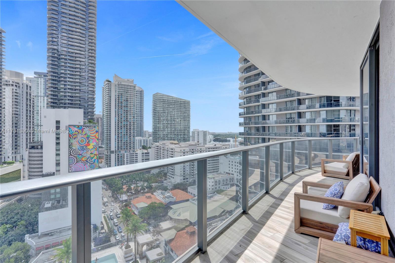 SLS LUX RESIDENCES - Residential