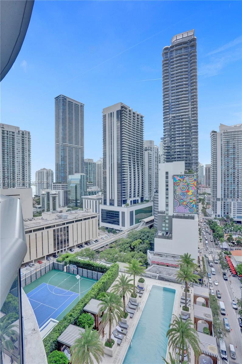 SLS LUX RESIDENCES - Residential