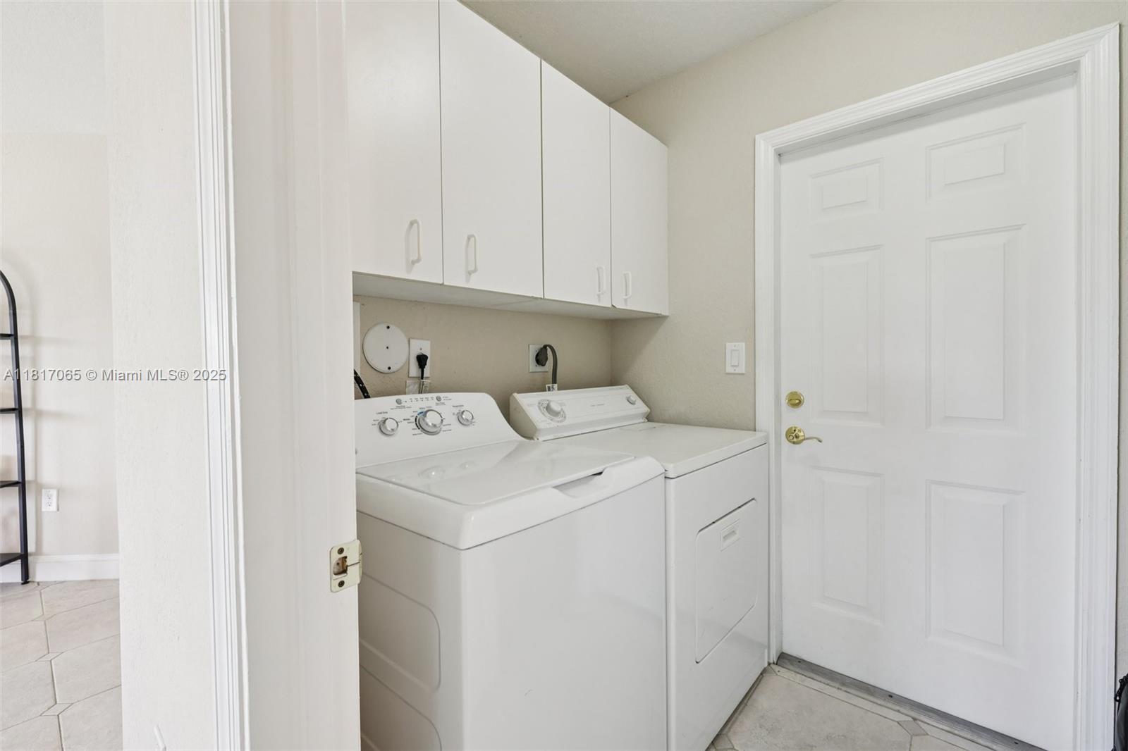 LAKES OF WESTERN PINES RE - Residential