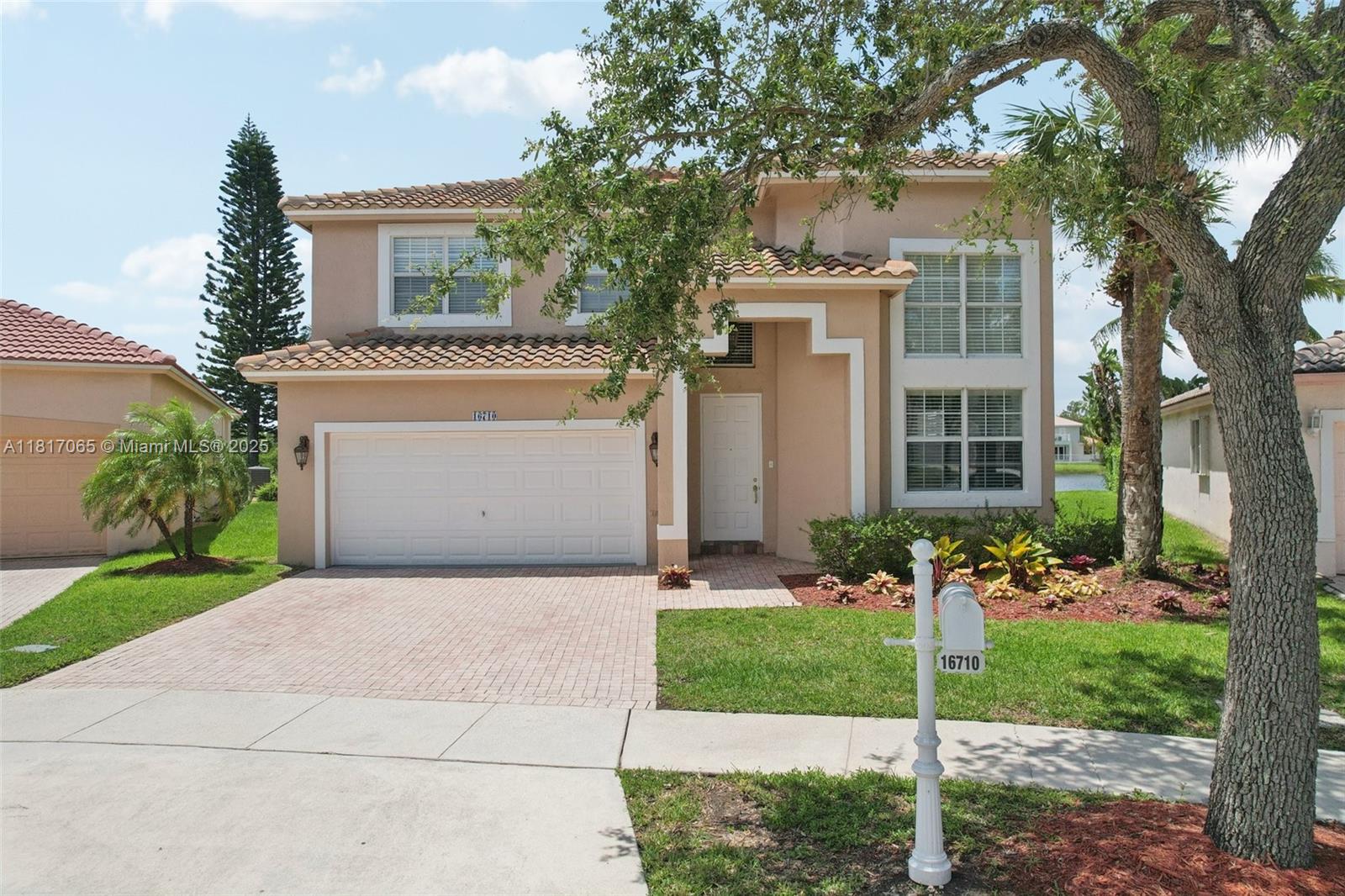 LAKES OF WESTERN PINES RE - Residential