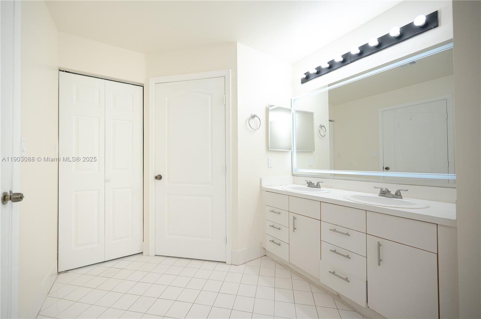 COSTA VERDE SEC 1 - Residential